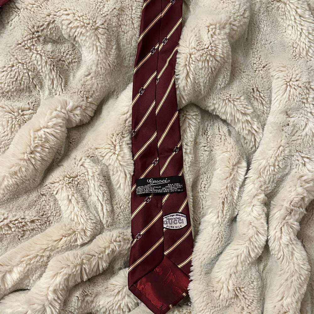Gucci Burgundy and Gold Diagonal Striped Tie - Picture 4 of 5
